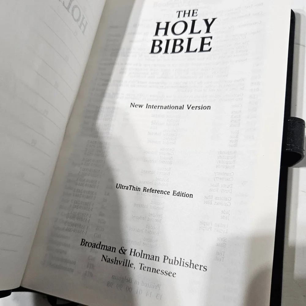 Holman Ultrathin Classic Bible New International Version Black Bonded Leather